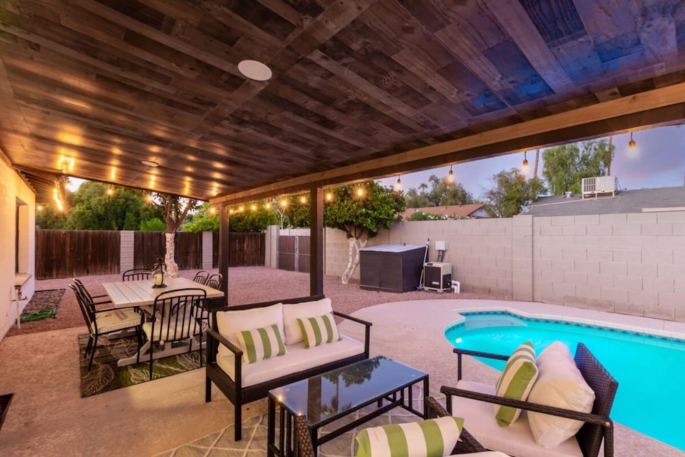 Broadway Palms Private Pool Chef Kitchen Office