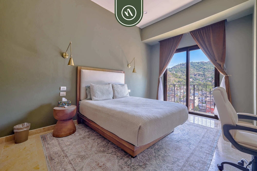 Tasteful Condo Near Romantic Zone - Pool
