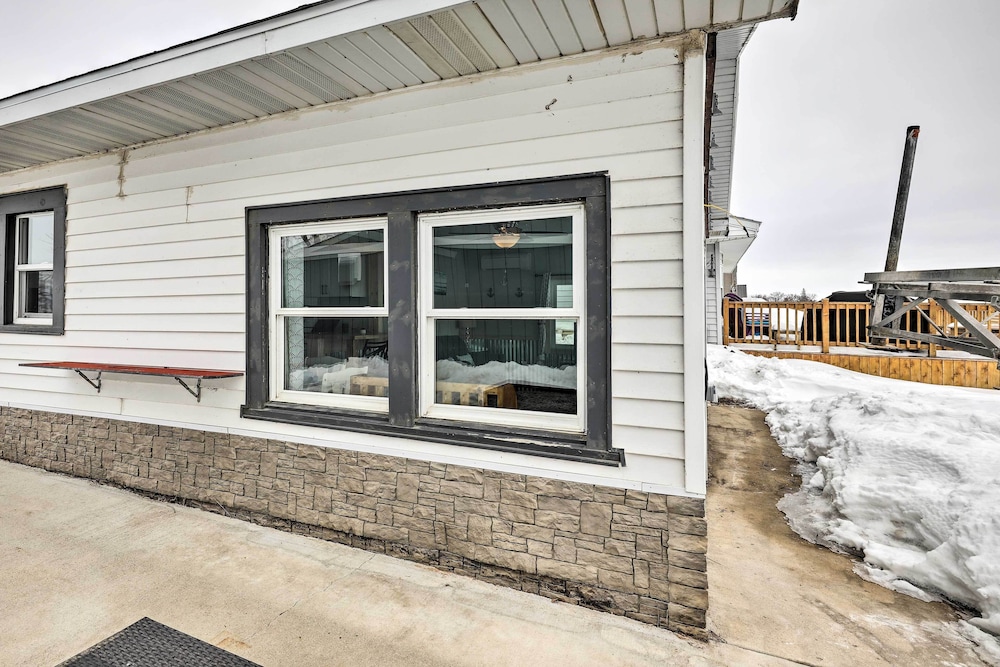 Lakefront Vacation Rental With Fire Pit  Dock! - Property Image 7