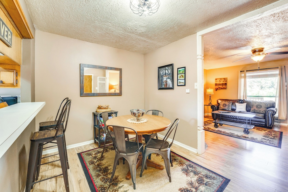 Hike, Bike & Ski: Red River Condo w/ Spa Access