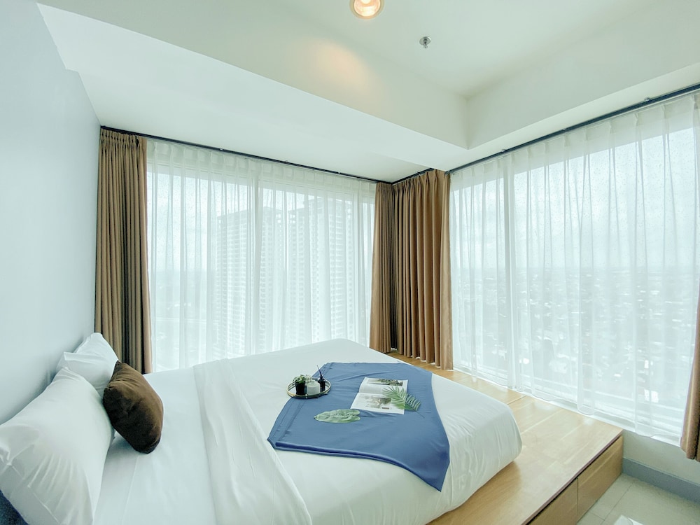 Comfort And Spacious 2Br Grand Kamala Lagoon Apartment