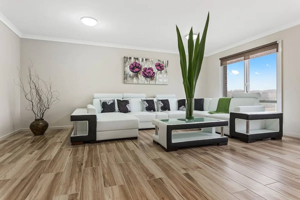 Unwind Bulla Hill Heights Retreat