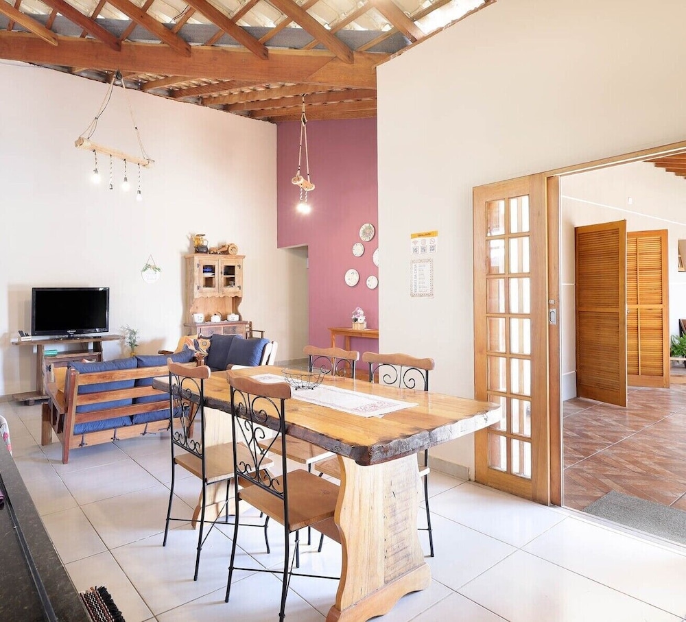 Ch Cara com Piscina Churrasq e Wifi pet Friendly