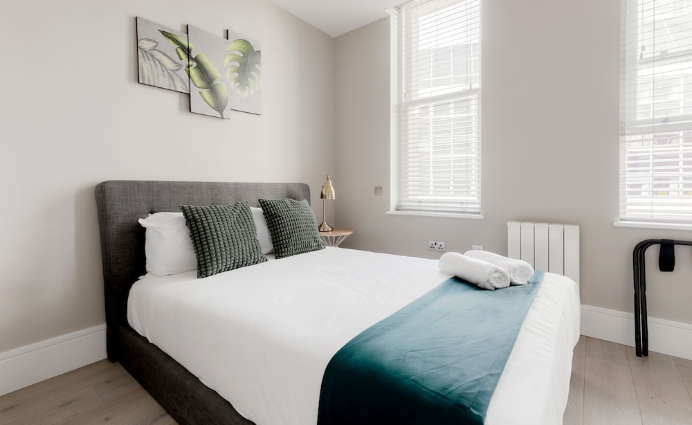 Superb Apartments opp Edgware Rd Station