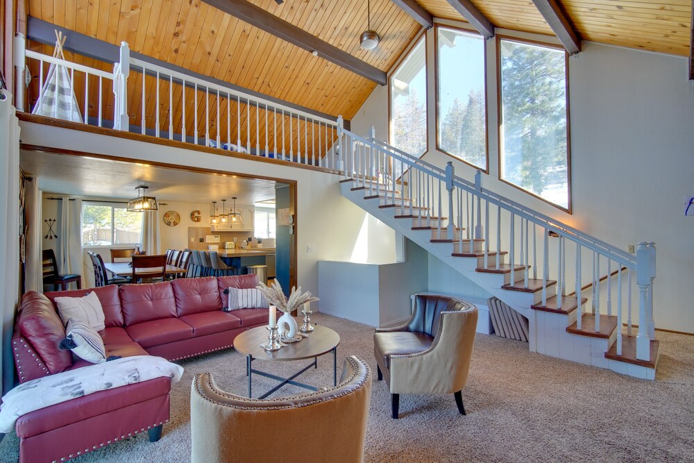 Lake Arrowhead Vacation Home w/ Decks & Grill! view 4