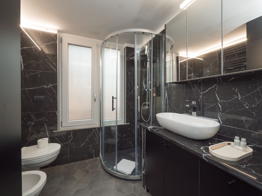 Isola-Garibaldi newly renovated 1 br by Rentopolis