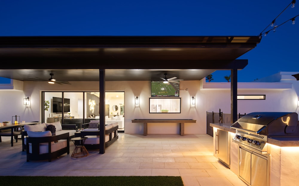 D&G Retreat-resort Style Backyard-north Scottsdale