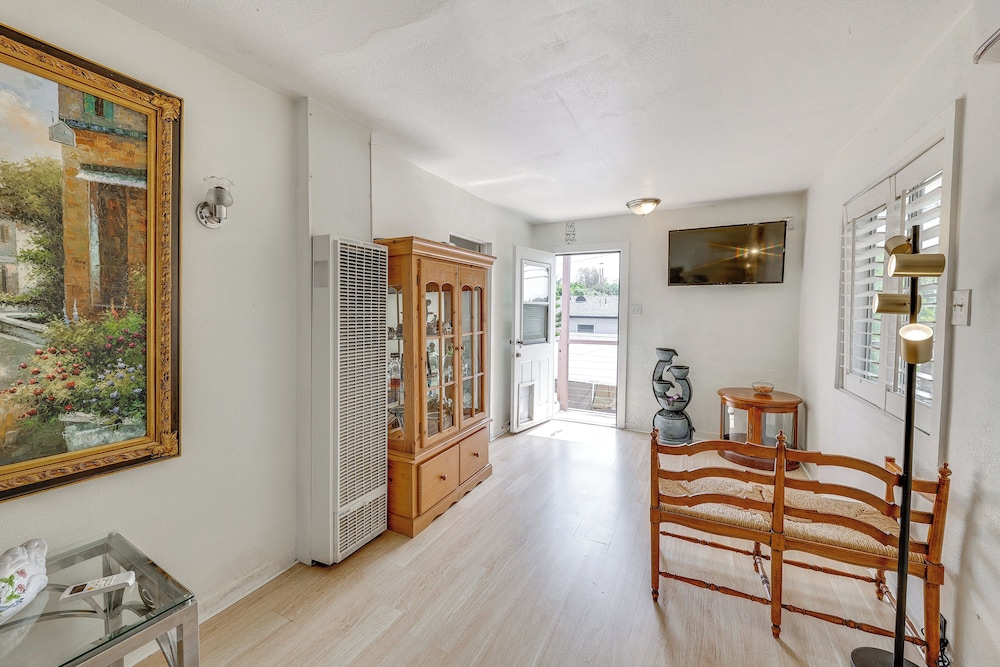 Fullerton Home Base: Easy Access to Dtwn + Csuf!