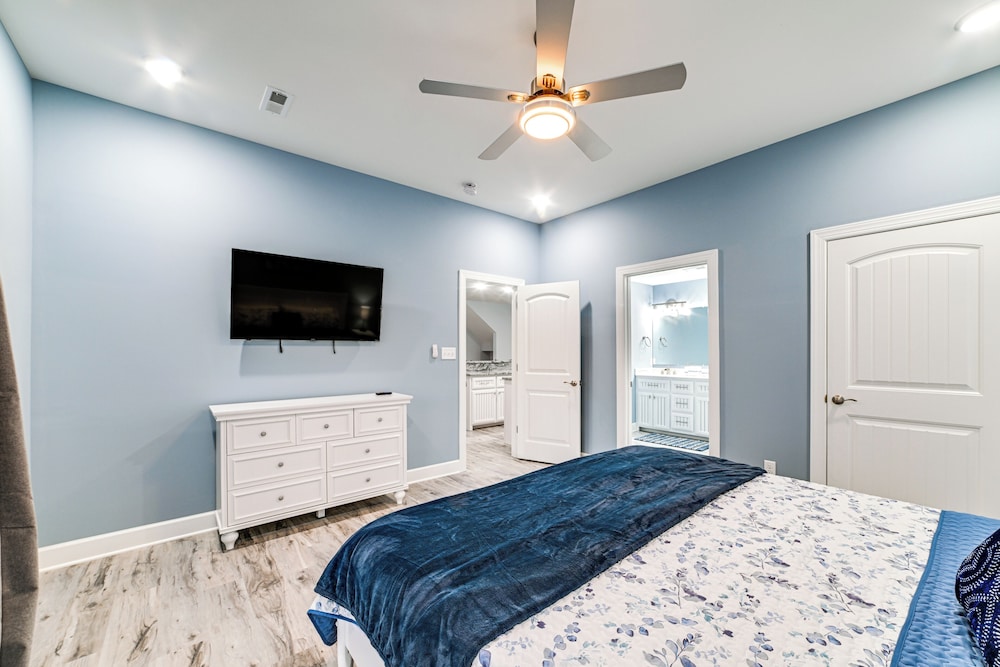Massive Lake Views & Stunning Sunsets: Waverly Gem