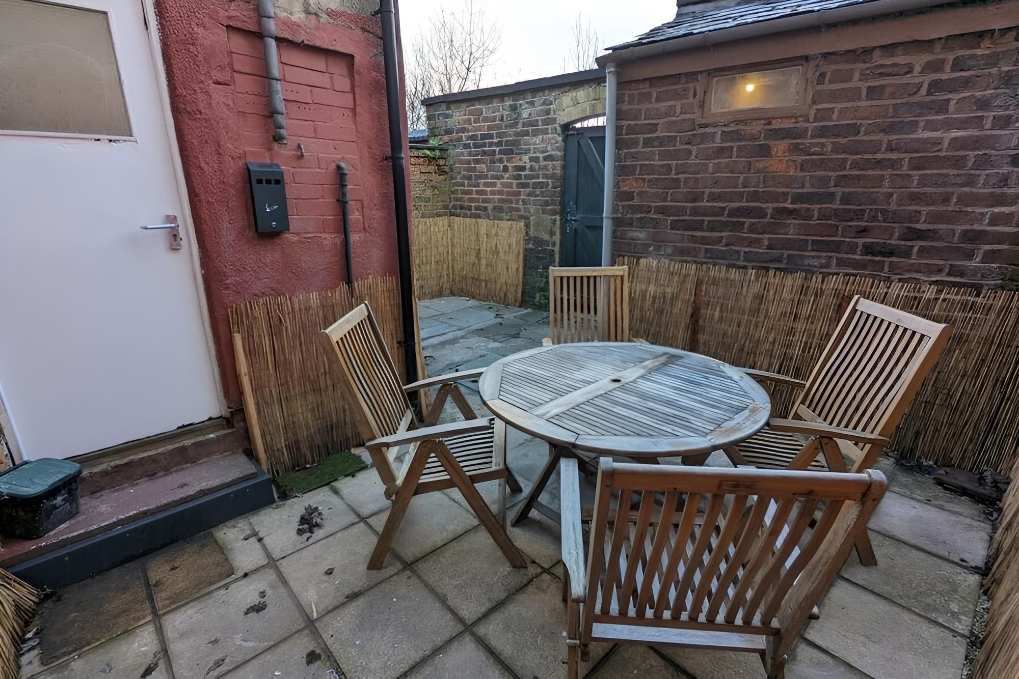 Salford Vacations - Warm  Calming 3BD Holiday Home - Salford - Property Image 11