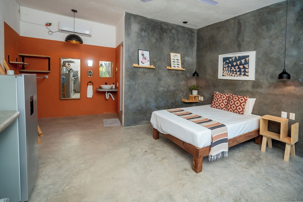 Sayula Home
