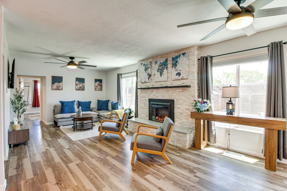 Newly Renovated Albuquerque Retreat w/ Pool Table