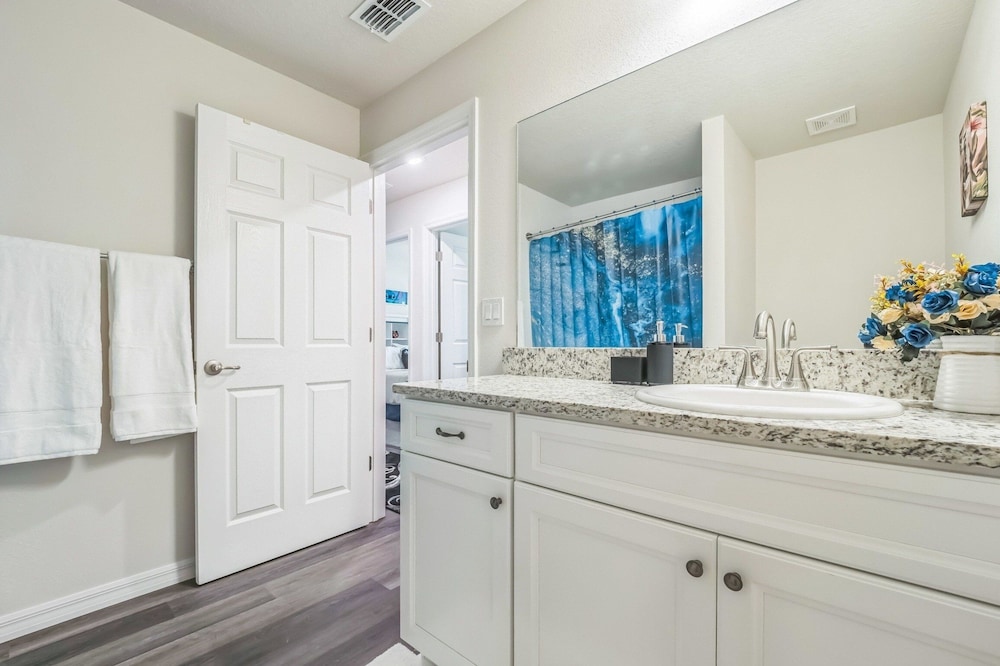 Bright & Charming 4br Home In Ocala 4 Bedroom Home