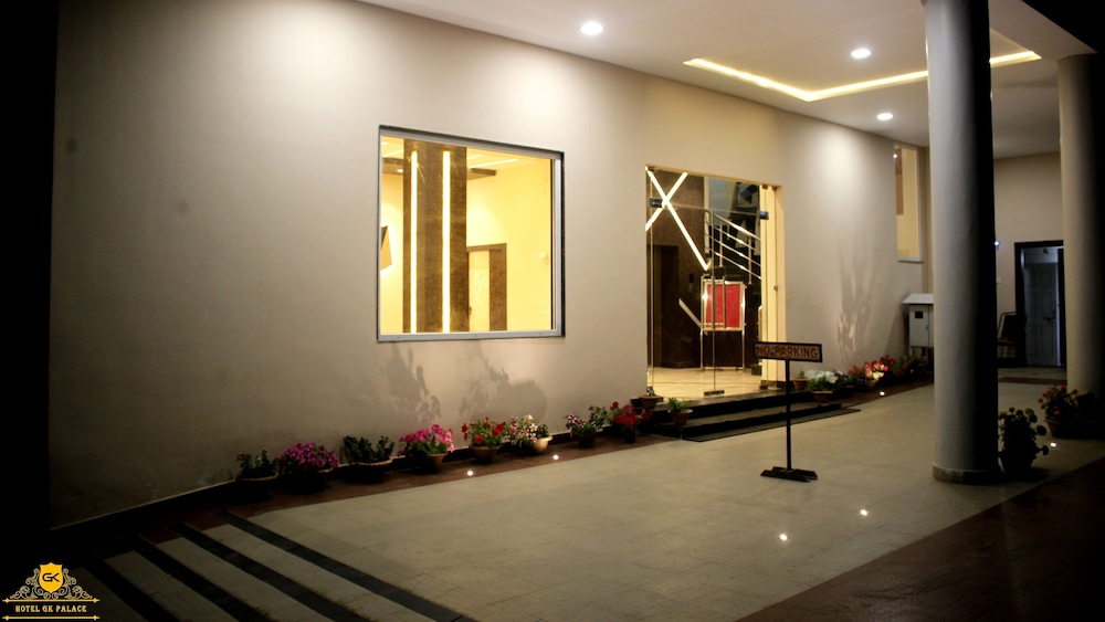 HOTEL GK PALACE