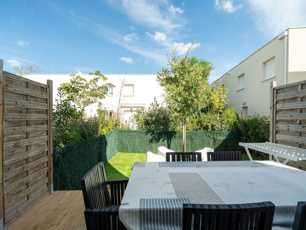 Sunny Villa Stay in Serignan