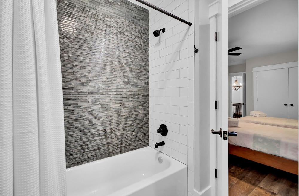 Mizzenmast by Avantstay Harbourtown Escape Group Retreat w Patio