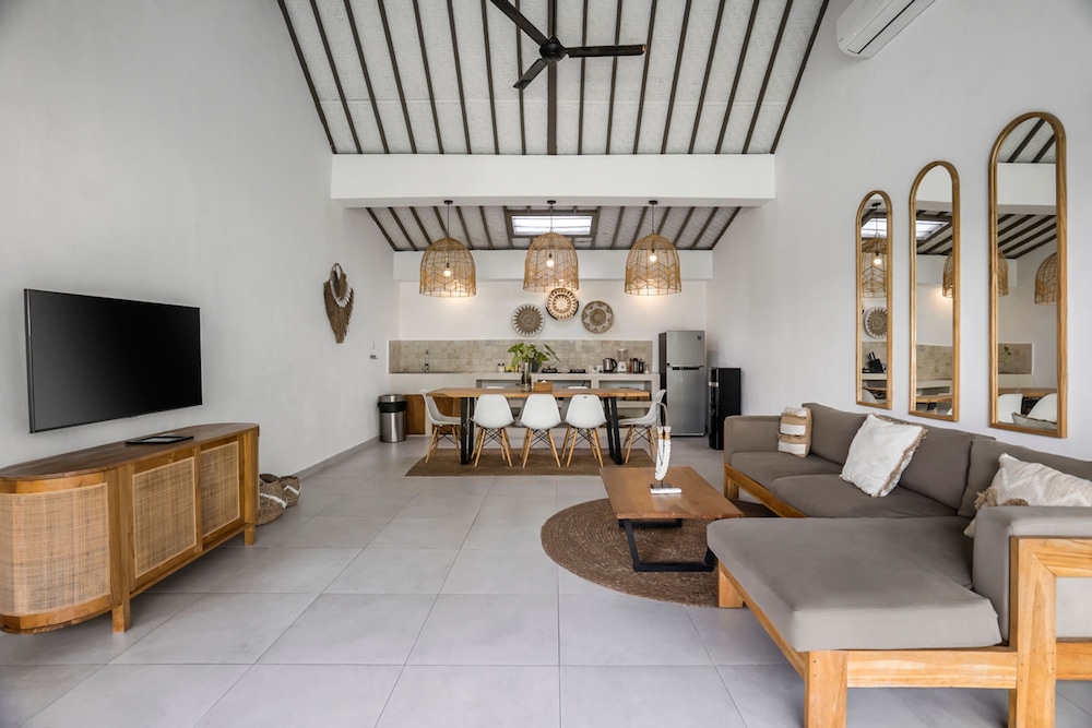 Villa Moju by Alfred in Bali - Tropical 3BR Escape w Private Pool Lush Garden in Bumbak Canggu