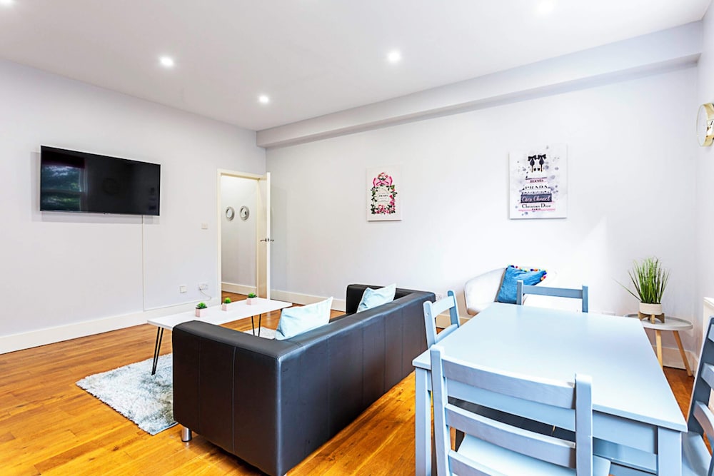 Modern Clapham Apartment