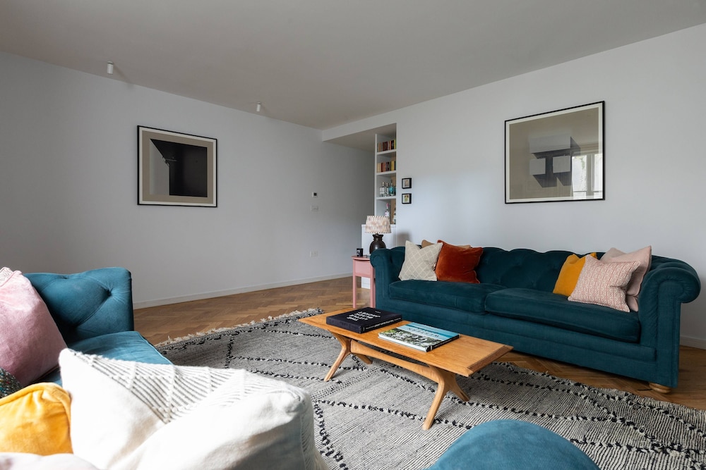 Colville Terrace IV by Onefinestay