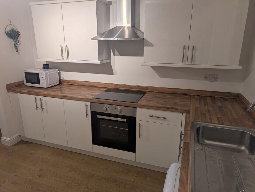 Bayview 1-bed Swansea Retreat