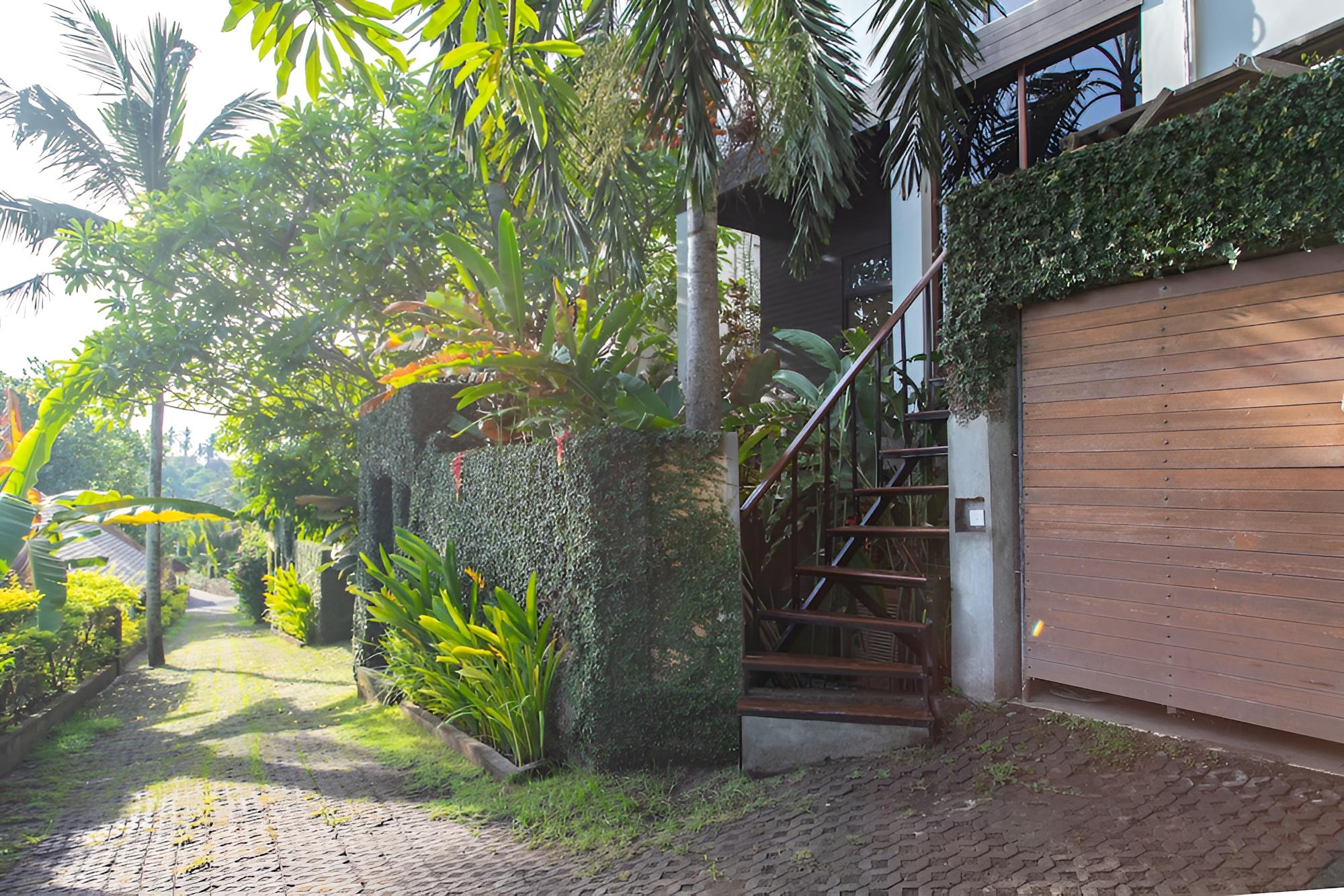 Surf House Santai view 3
