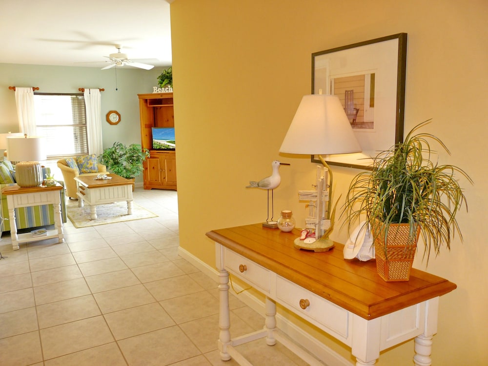 Bungalow-style Beachfront Condo With Pool