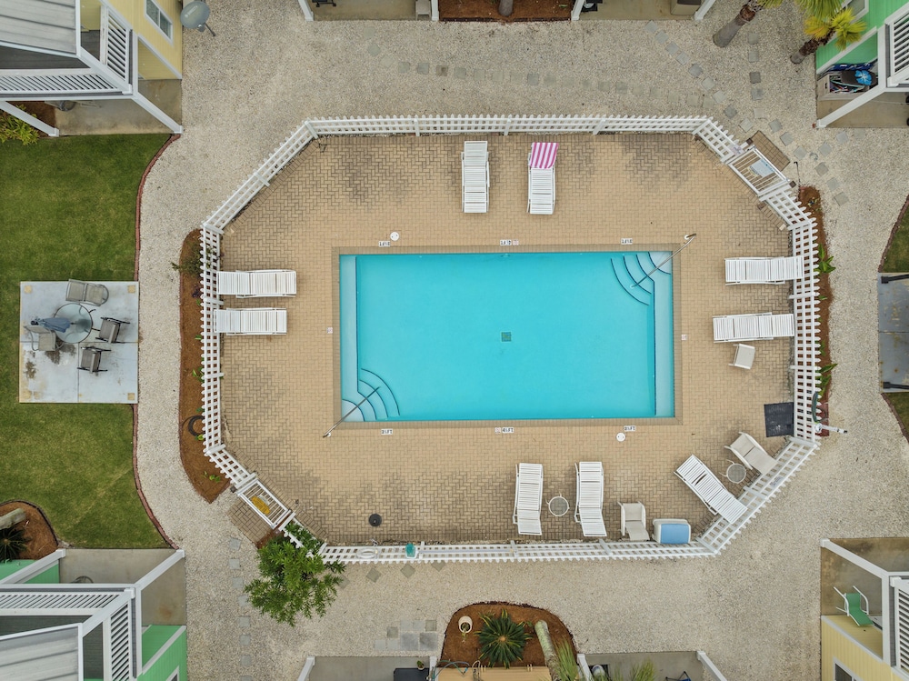 Sago by the Sea: 2-bed, 2.5-bath Retreat Steps From the Beach, Sleeps 7!