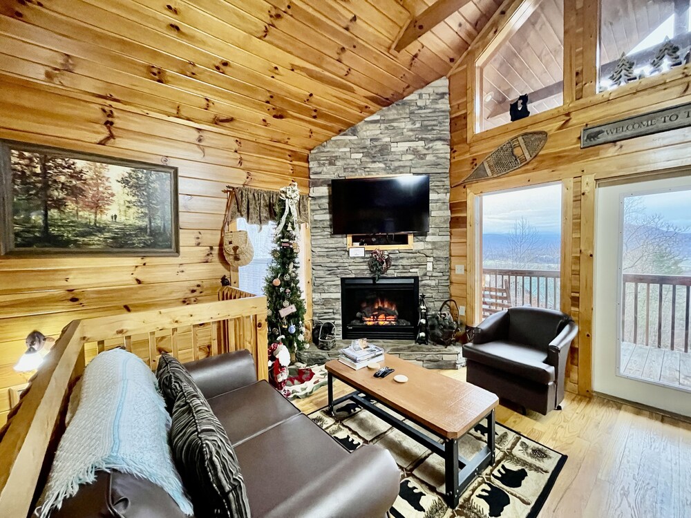Picture Perfect 2 Bedroom Cabin by RedAwning - Property Image 32