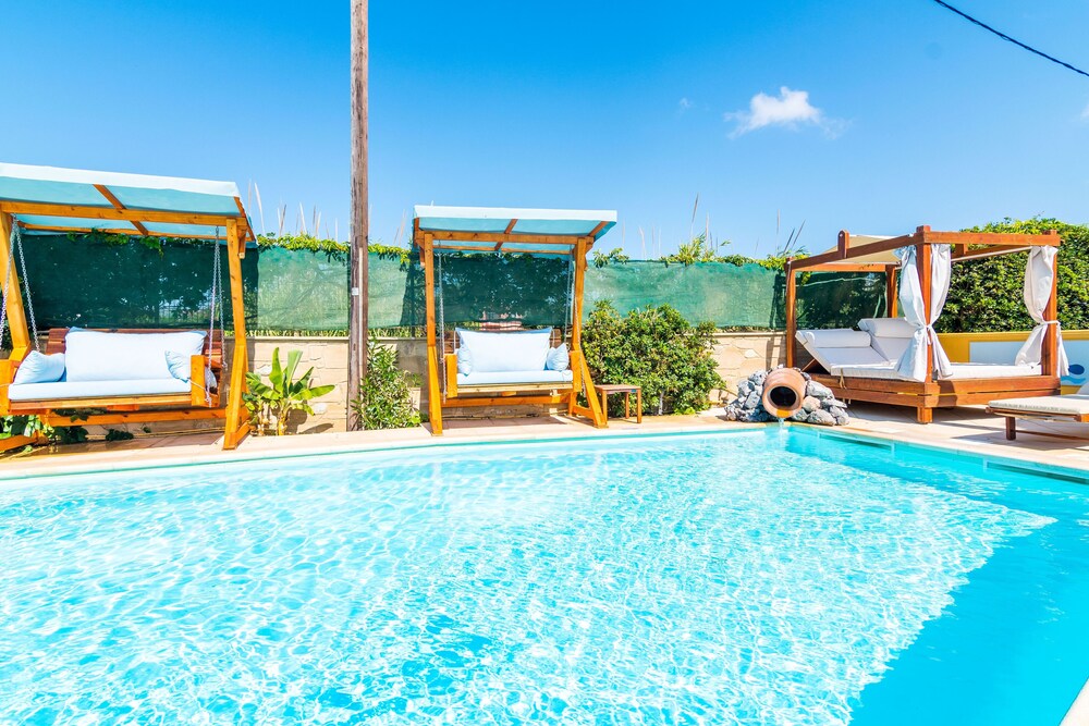 Thalassa Apartments