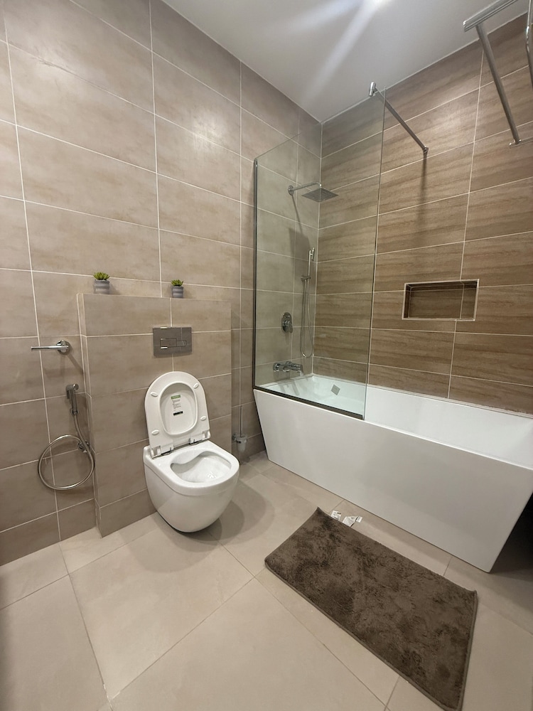 Kinville Suites - Cantonment Living