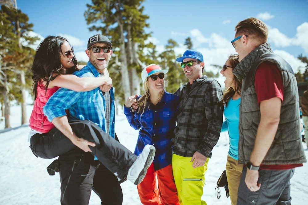 Lake Tahoe Vacations - Luxury 2br Steps From Heavenly Village  Gondola 2 Bedroom Condo by RedAwning - Property Image 4