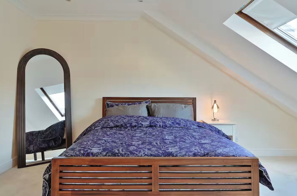 Apartment - Sleeps3 - Close to Warner Bros Studios