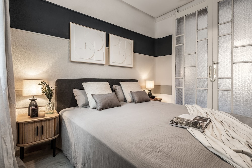 Zambrano - 4 Bedrooms and Office in Trafalgar