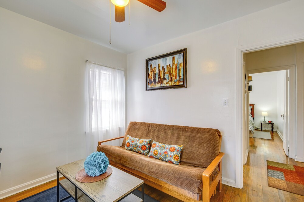 Trendy South Euclid Apt - 5 Mi to Cleveland Clinic