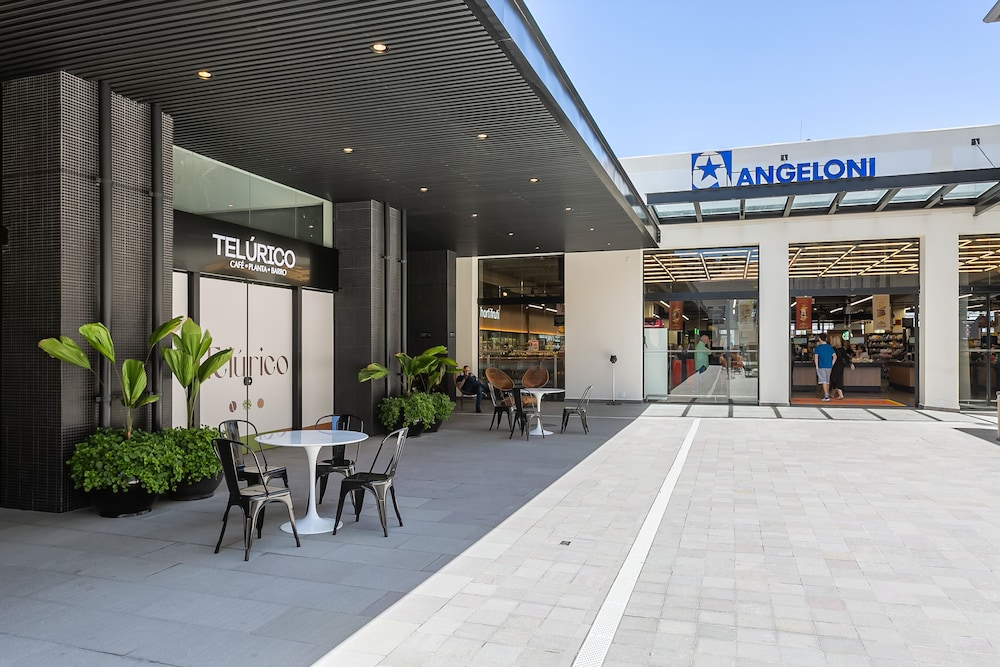 Studios Tower by Viva - Prédio com piscina e estacionamento no centro de Floripa