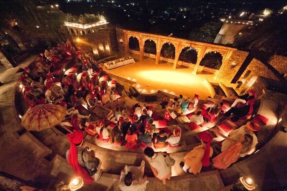 Neemrana Fort-Palace