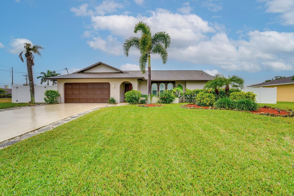 Dock & Dolphin Sightings! Cape Coral Family Escape