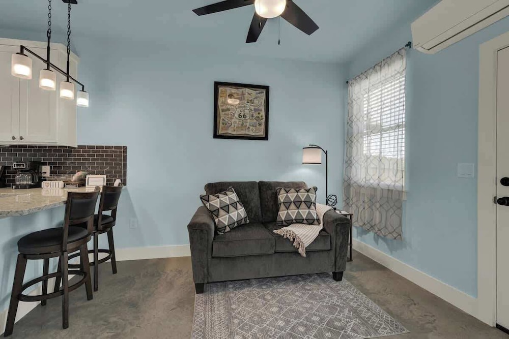 Modern Casita With Hot Tub Six Minutes From Main Street