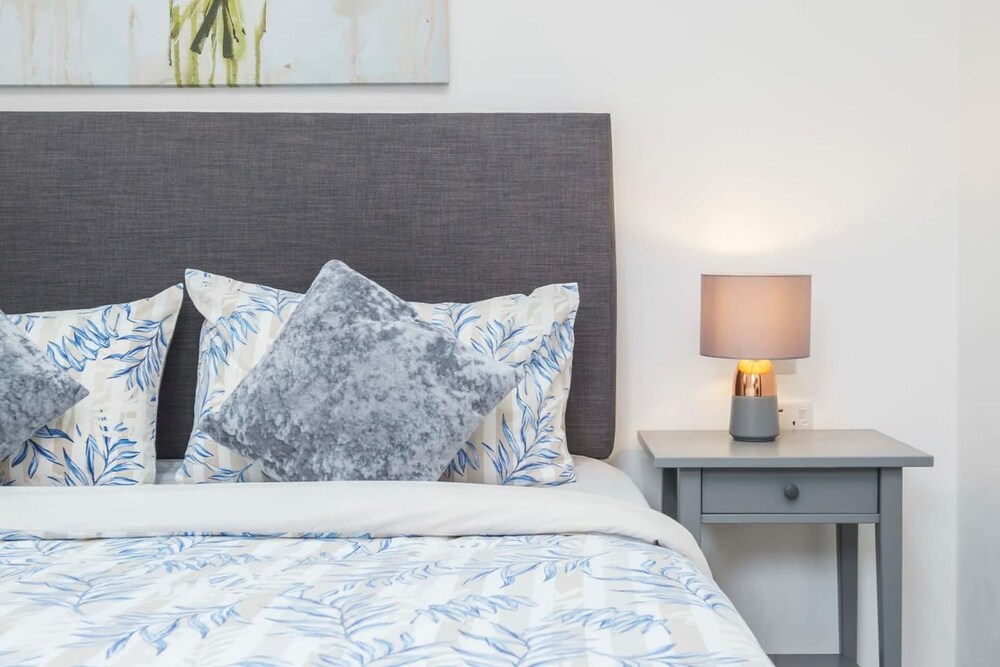 3 Bed 3 Bathroom Flat in Kensington A