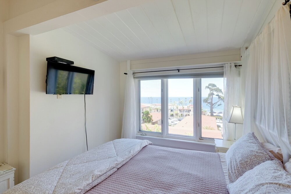 Walk to La Jolla Cove: Dtwn Cottage w/ Ocean View!