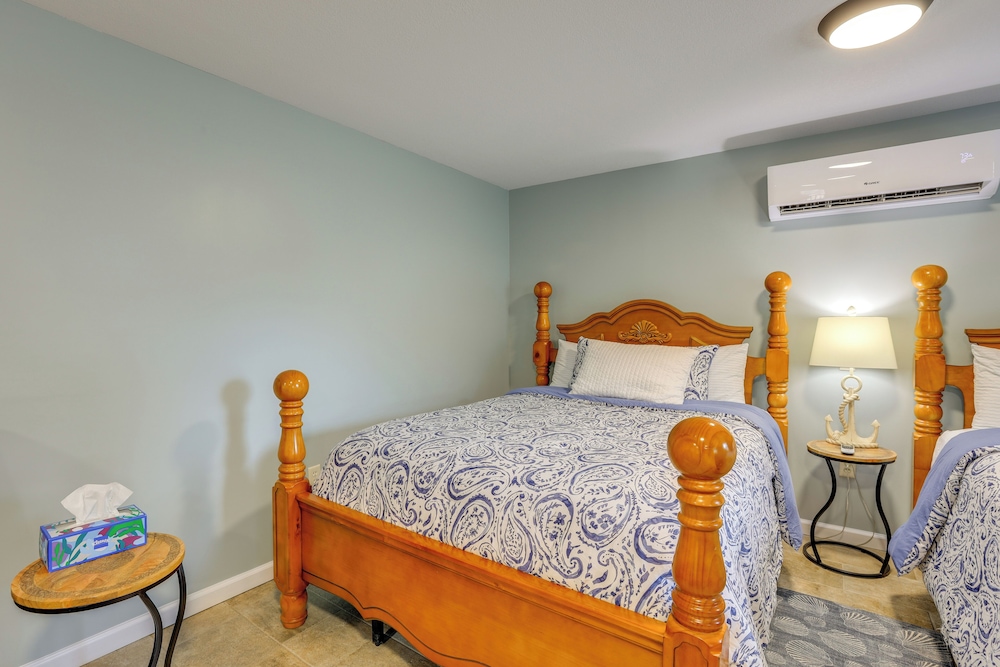 Near Steinhatchee River: Studio w/ Screened Porch!