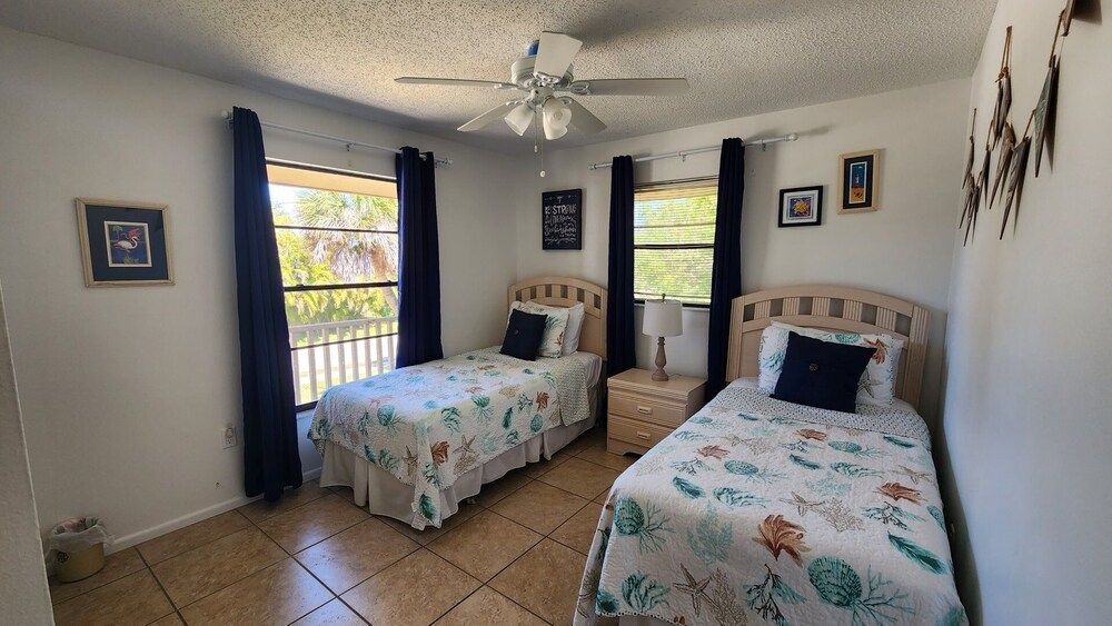 Vacationer's Duplex 2 Bedroom Apts by RedAwning