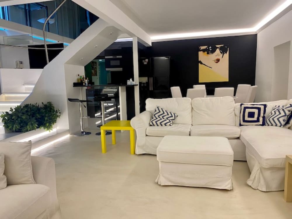 Designer Property Laid out Over 2 Floors In the Most Elegant Area Of Rome