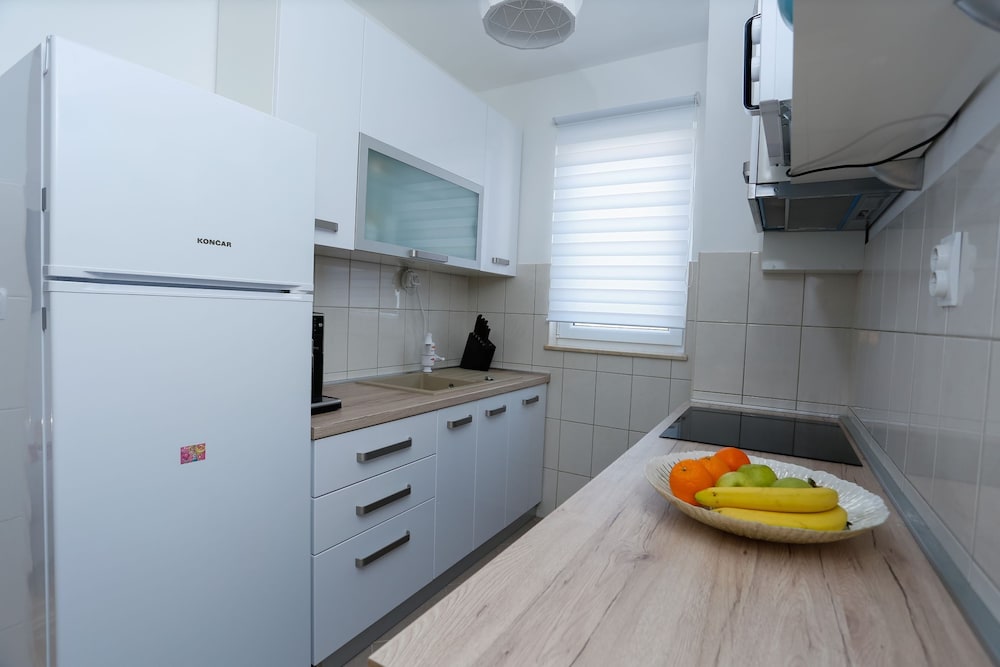 Trogir Stylish Apartment With Balcony and Sea View