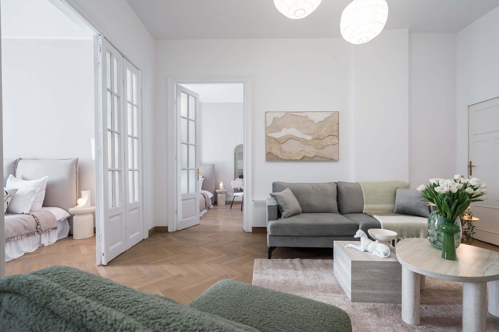 Stunning 3BR Apartment in Bucharest
