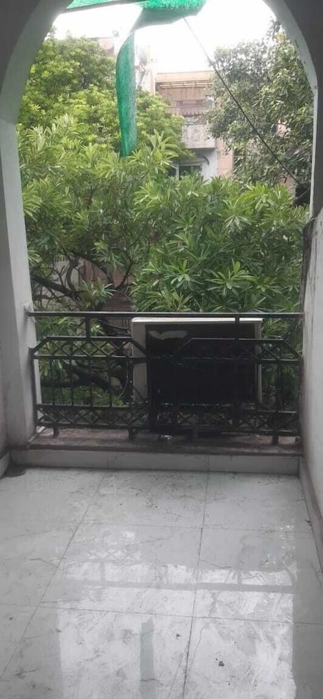 MERO RESIDENCY