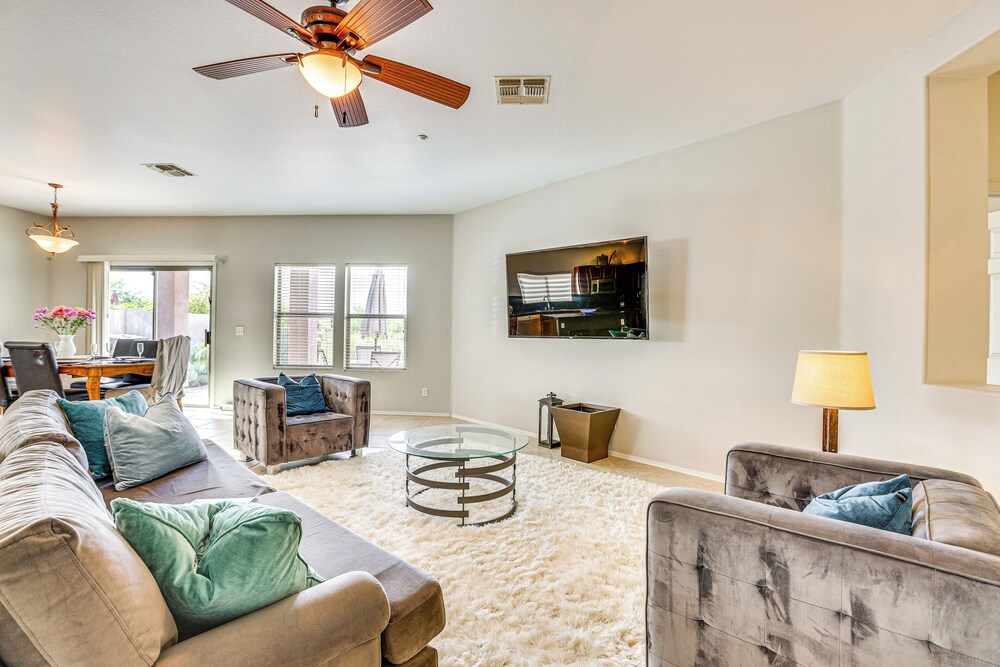 A Golfer's Retreat + Patio: Quiet Scottsdale Home