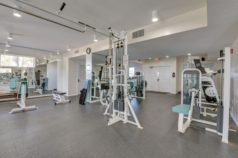 Sunny Fort Walton Beach Condo - Walk to Ocean! view 5
