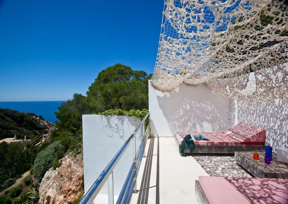 Appealing Villa With Private Terrace