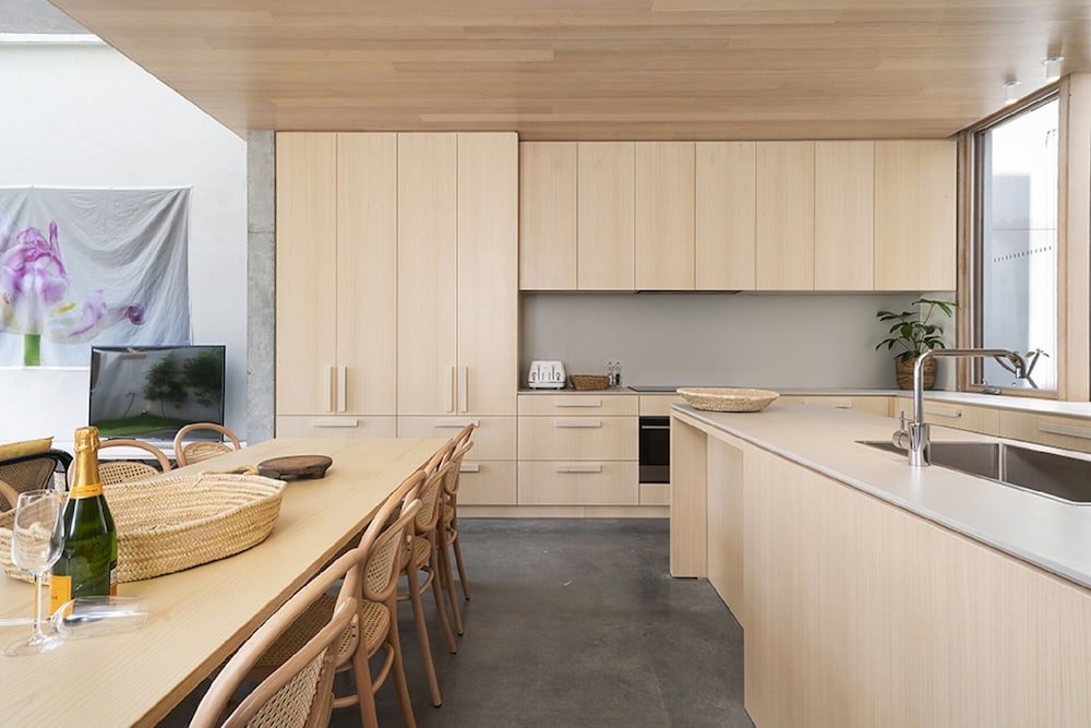 Your Luxury Escape - Driftwood Two view 5